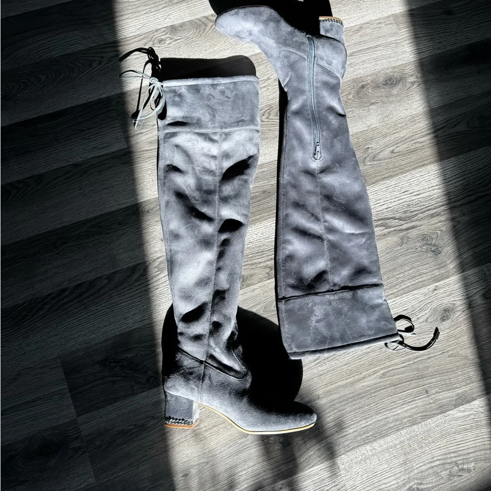 Michael Kors suede boots - Picture 3 of 6